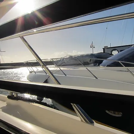 ספינת מלון Lanzarote Yacht *