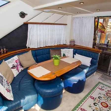 Lanzarote Yacht פלאיה בלנקה