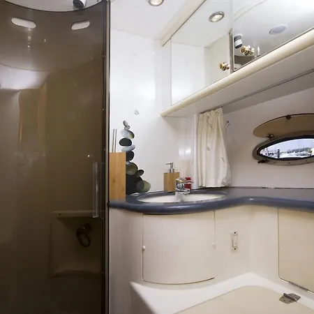 ספינת מלון Lanzarote Yacht *