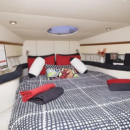 Lanzarote Yacht Botel *