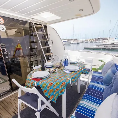 Botel Lanzarote Yacht