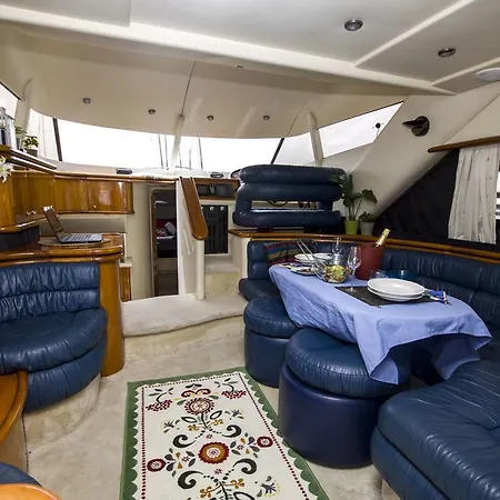 Botel Lanzarote Yacht
