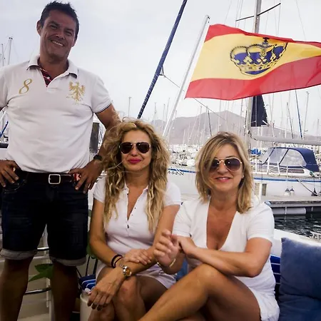 Ботель Lanzarote Yacht *